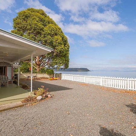 Lake Edge Cottage - Waitahanui Holiday Home Eksteriør bilde