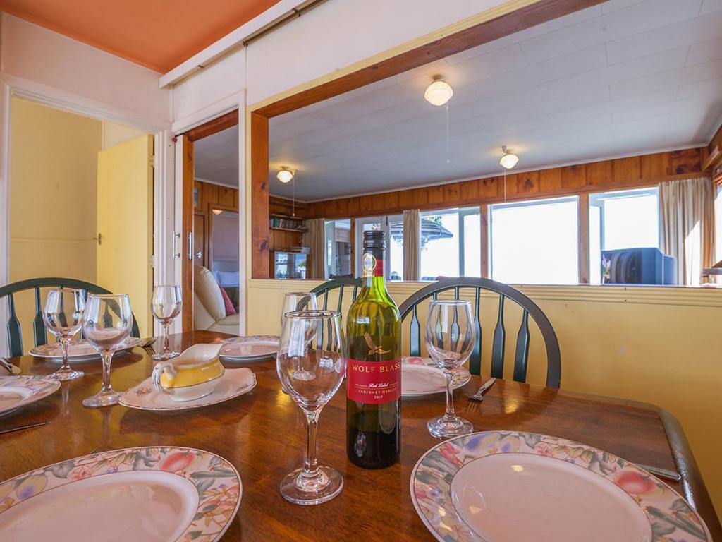 Lake Edge Cottage - Waitahanui Holiday Home Eksteriør bilde