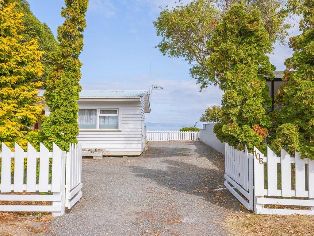 Lake Edge Cottage - Waitahanui Holiday Home Eksteriør bilde